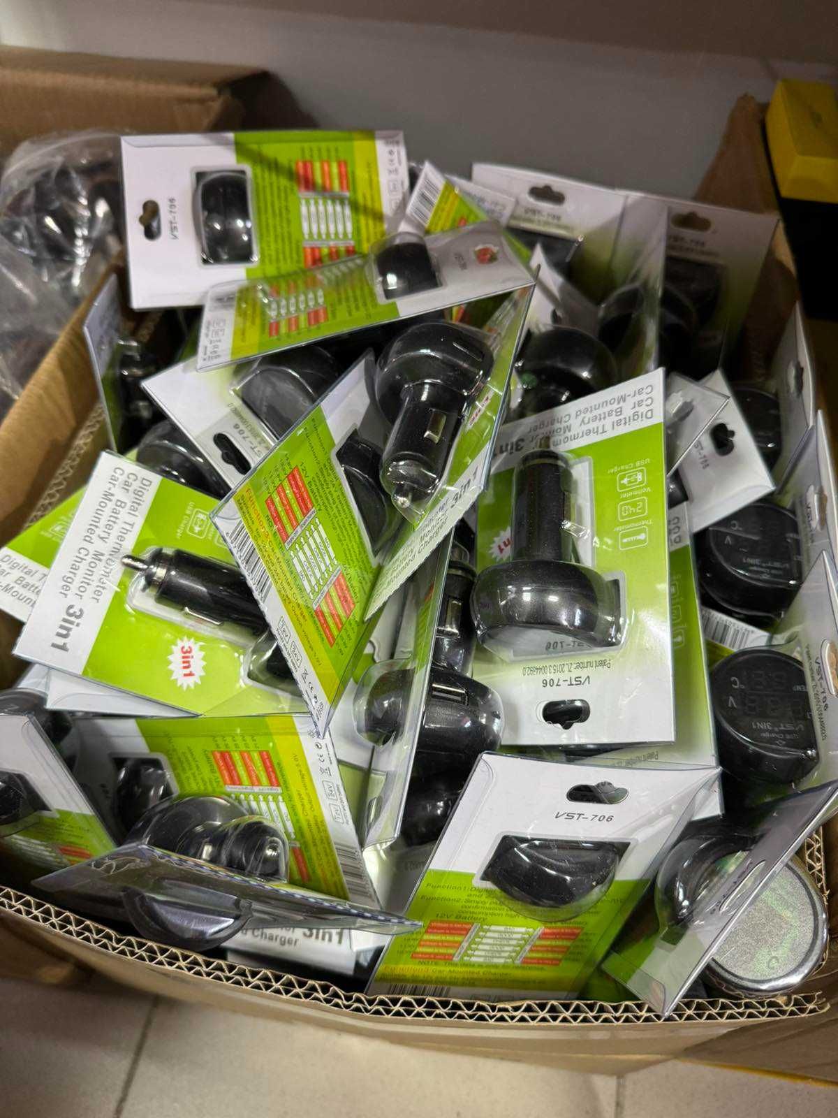 Автомобильный термометр + вольтметр + зарядное USB в прикуриватель