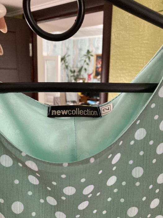 Продаю сукню , нова