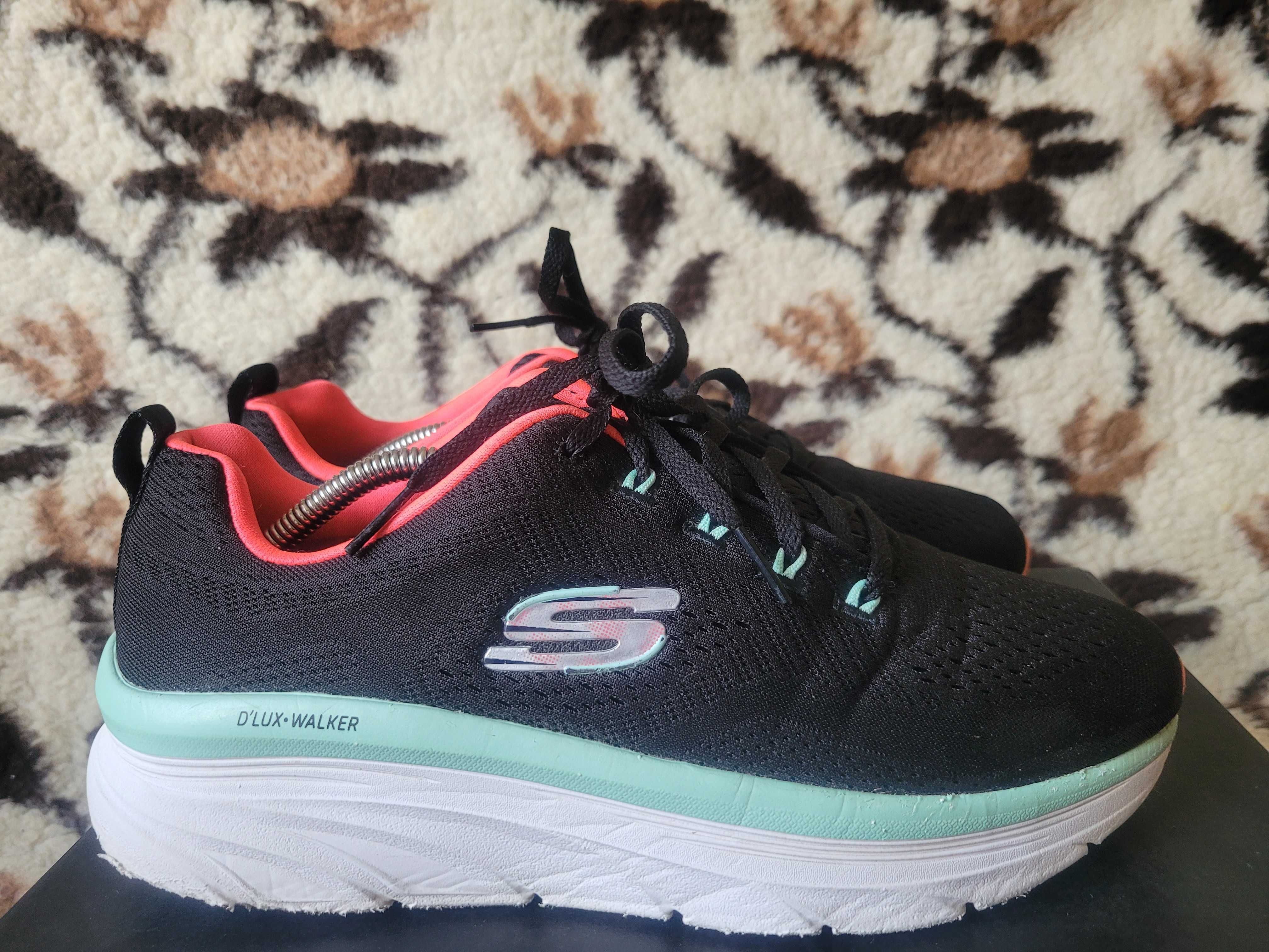 Mega sportowe buty do biegania Skechers D Lux Walker wkł.27 cm