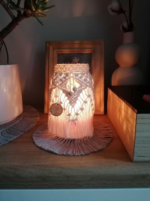 Lampion pleciony metodą makramy
