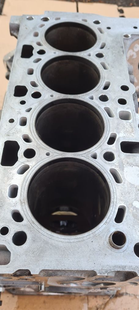 Blok silnika bmw F10 F30 N47D20C