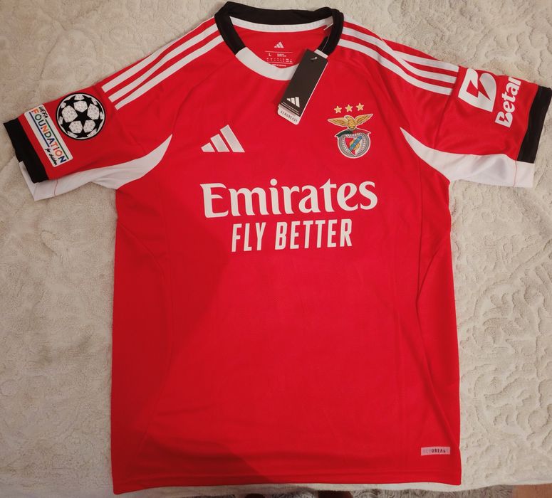 Camisola Benfica 25/26 (Champions) Oferta porta chaves e autocolante