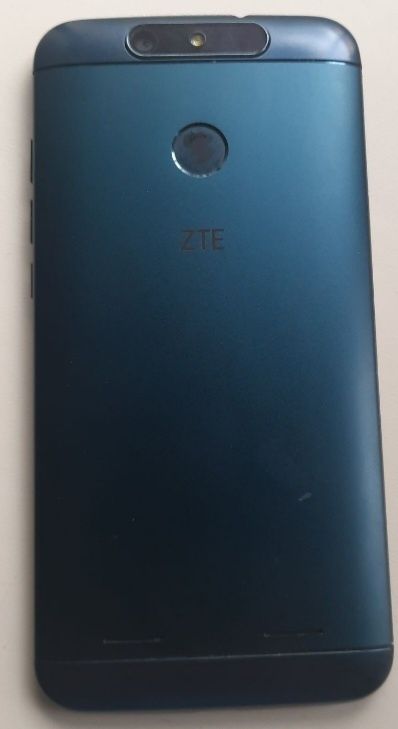 Продам Смартфон ZTE .не заряжаеться.