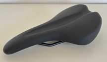 Selim BTT NOVO Velo Saddle 26cm aprox. Preto