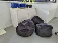 Poufs Pretos Redondos