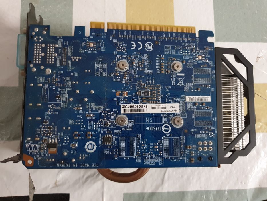 Placa gráfica 750 ti