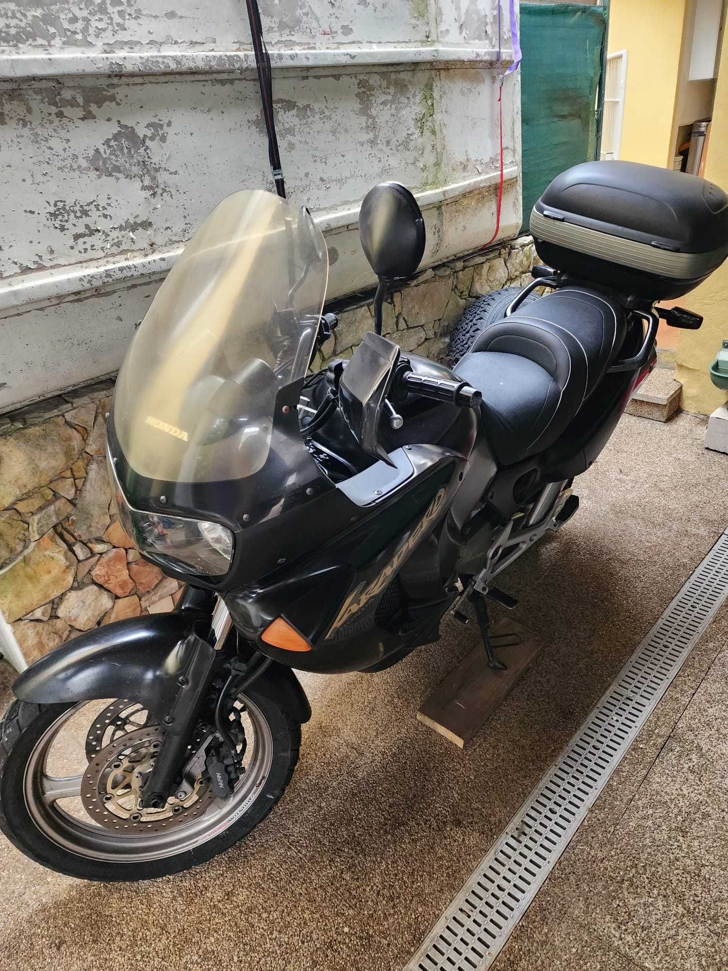 Honda Varadero XL 1000 – 1998 | Turismo Aventureiro com Carisma
