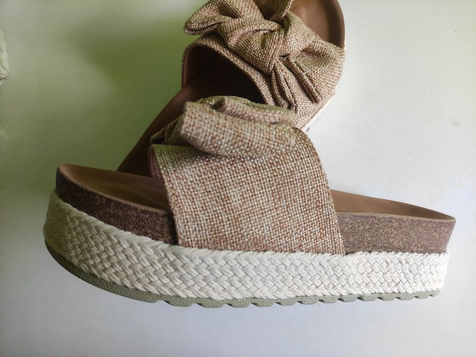 Sandálias número 39, NOVAS!