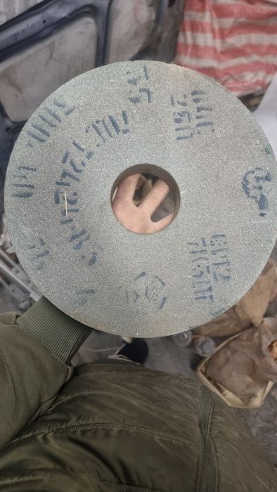 Продам точильные круги 6шт