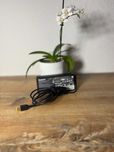 Блок живлення зарядка Lenovo 135W 20V/6.75A/USB + pin для ноутбука