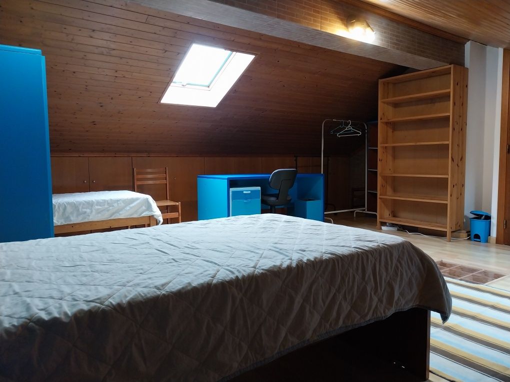 Quarto Duplo ou de casal em moradia - com muito espaço