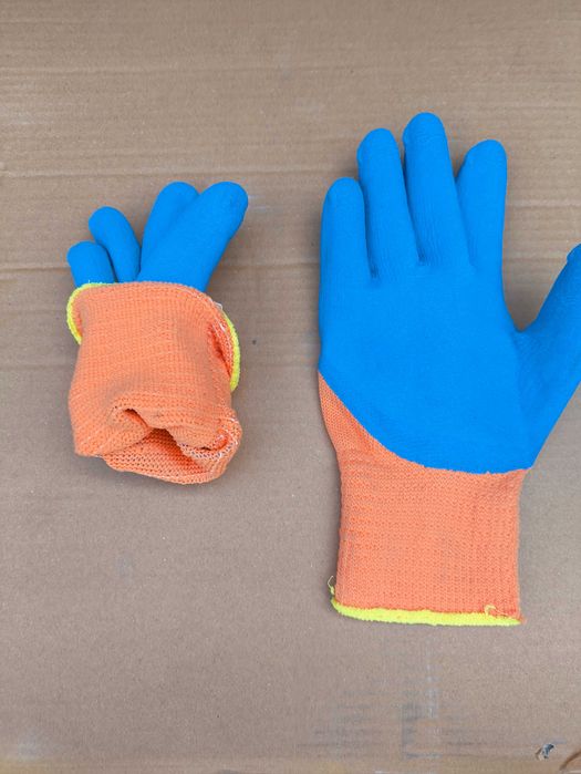 Перчатки, рукавички робочі зимові, утеплені з покриттям.