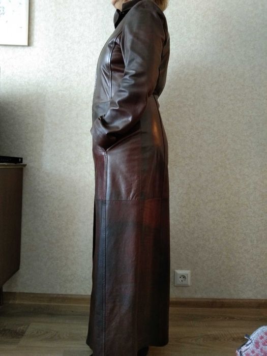 Кожаное, женское пальто.