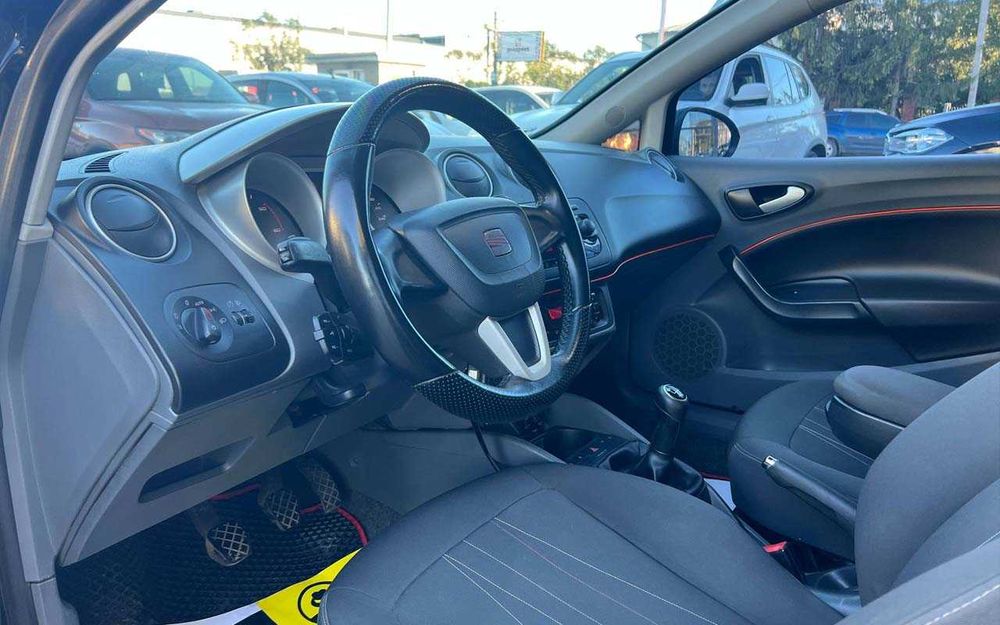 Seat Ibiza 2011 року