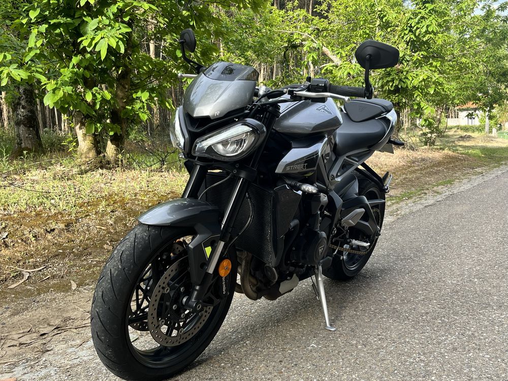 Triumph Street Triple 765 R de 2023