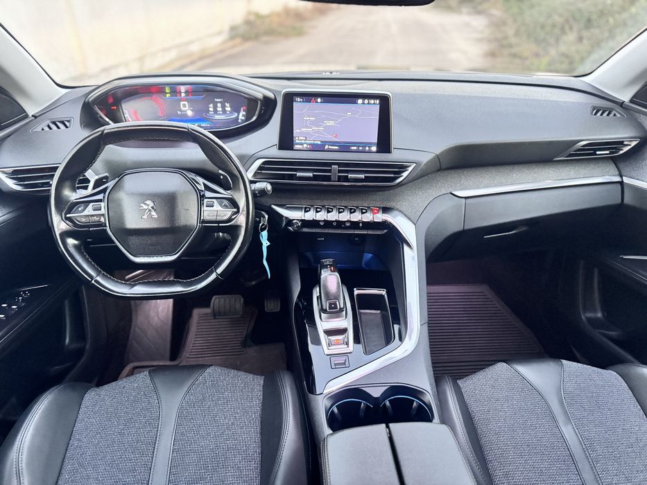 PEUGEOT 5008 1.5 hdi ALLURE 2019 full extras garantia 18 meses