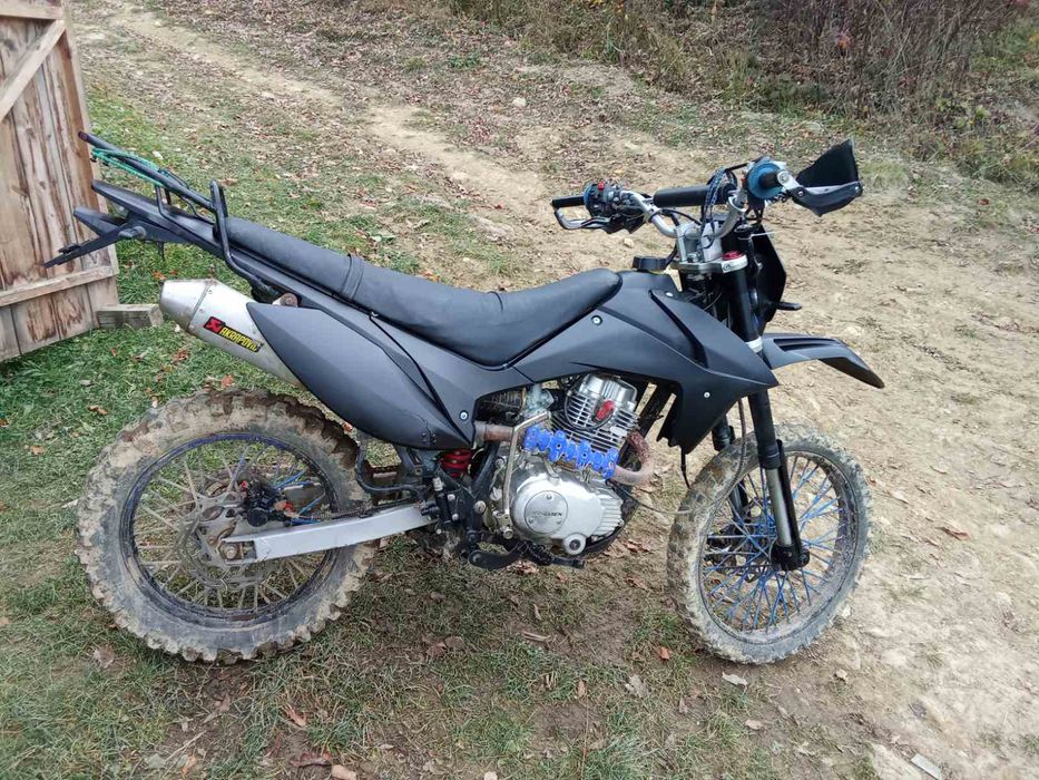 Мотоцикл  200 куб