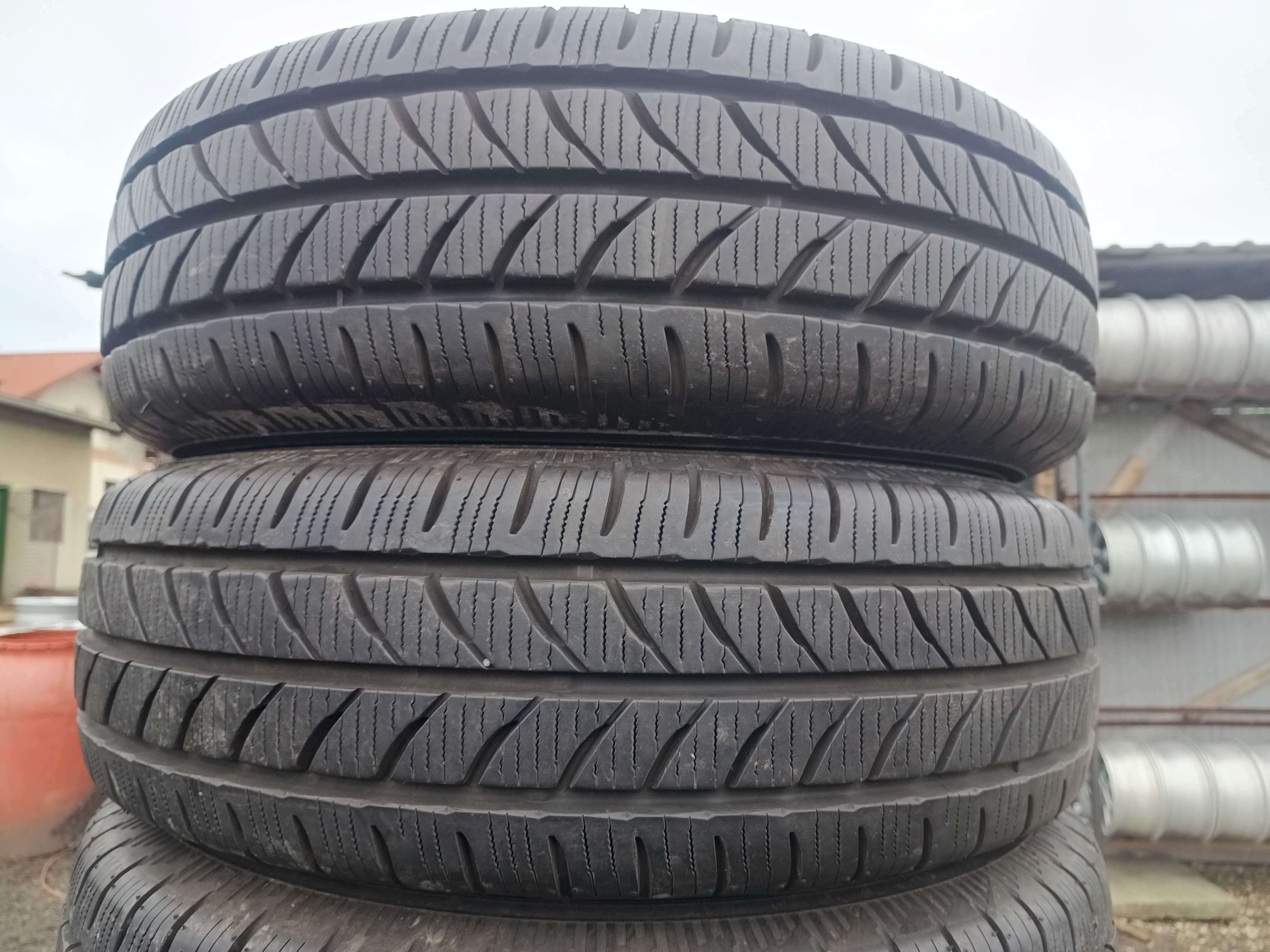 Opony zimowe Yokohama 225/75R16C z 2021r - 10mm