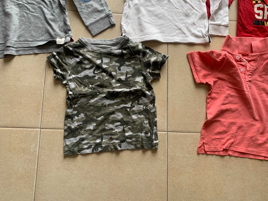 8x - Lote T-shirt | Polos - Tamanho: 4/5 anos - Excelente estado