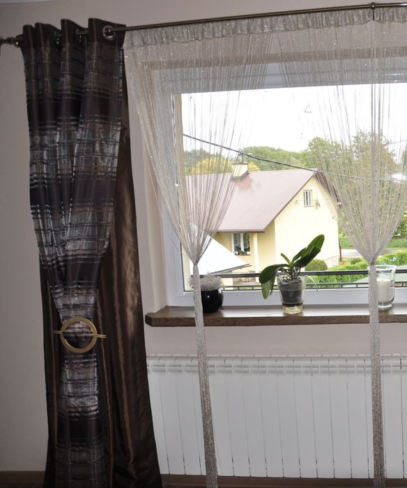 Zasłona dwuczęściowa na kółkach dekoracyjnych