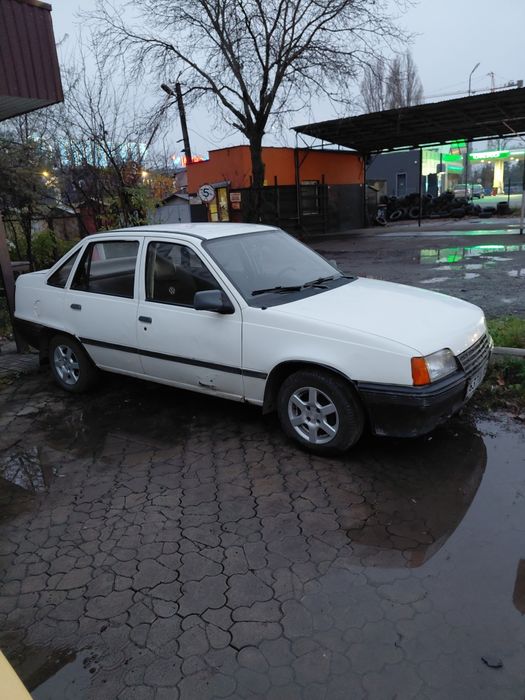 Опель кадет 1.3 карб