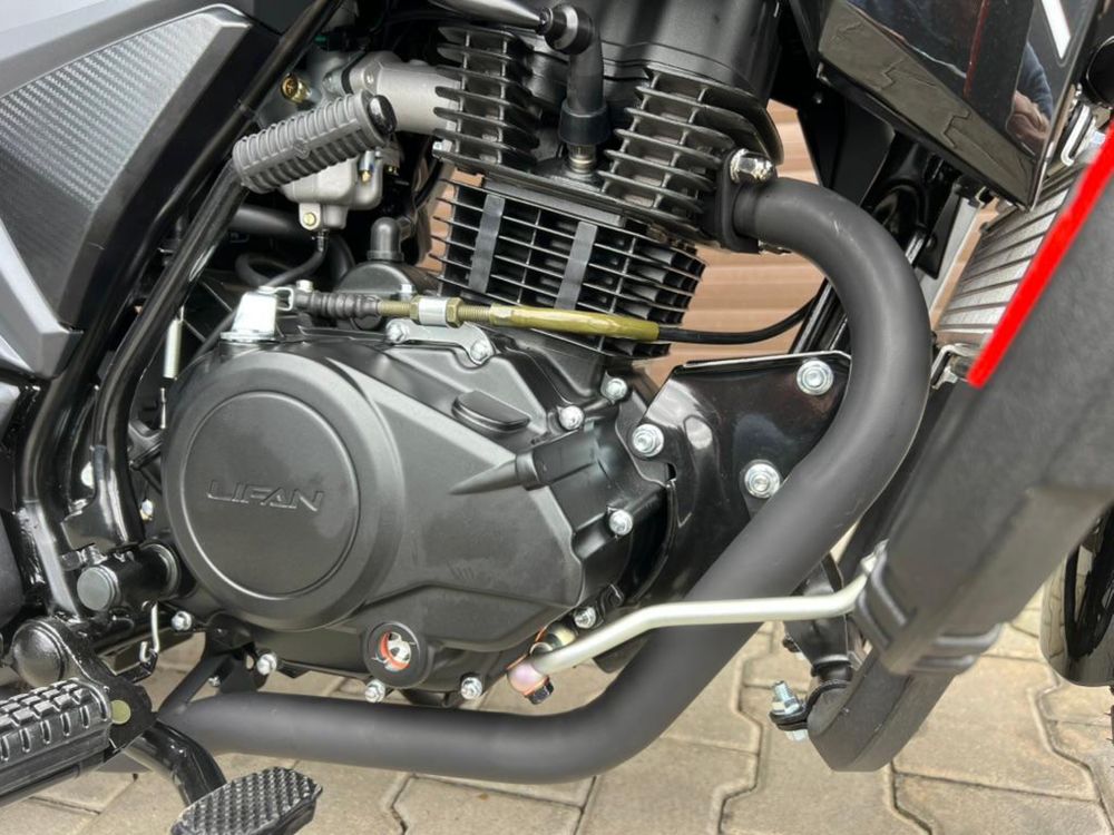 Мотоцикл 2025 Lifan CityR 200 + дуги Led Фари