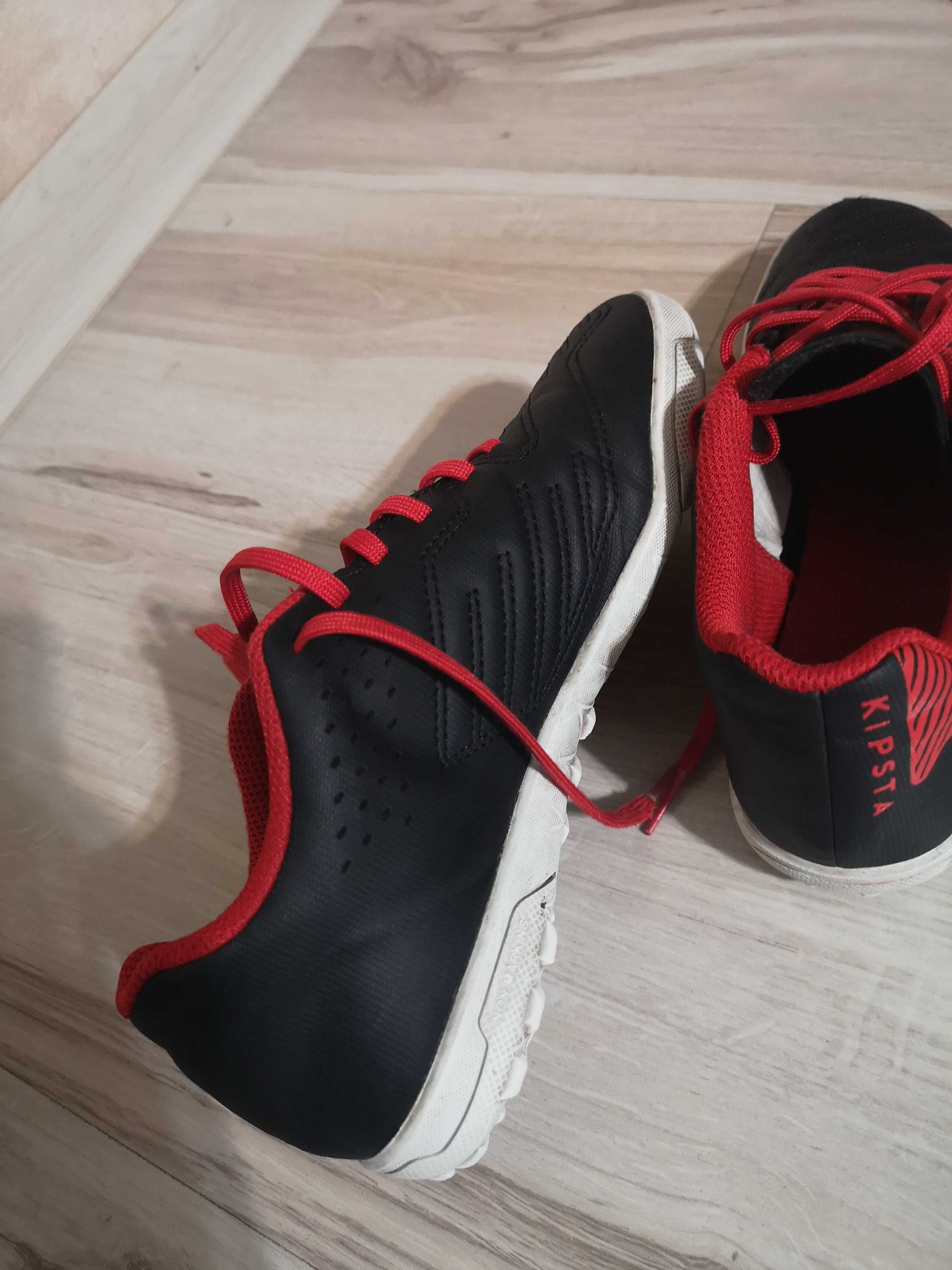 Buty sportowe halówki 35