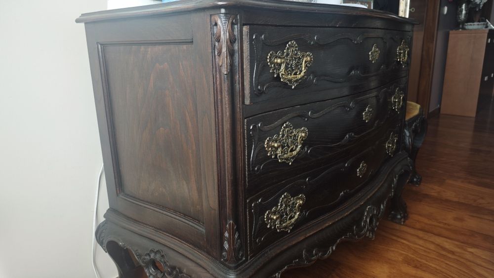 Mobília de Quarto em Madeira de Castanho