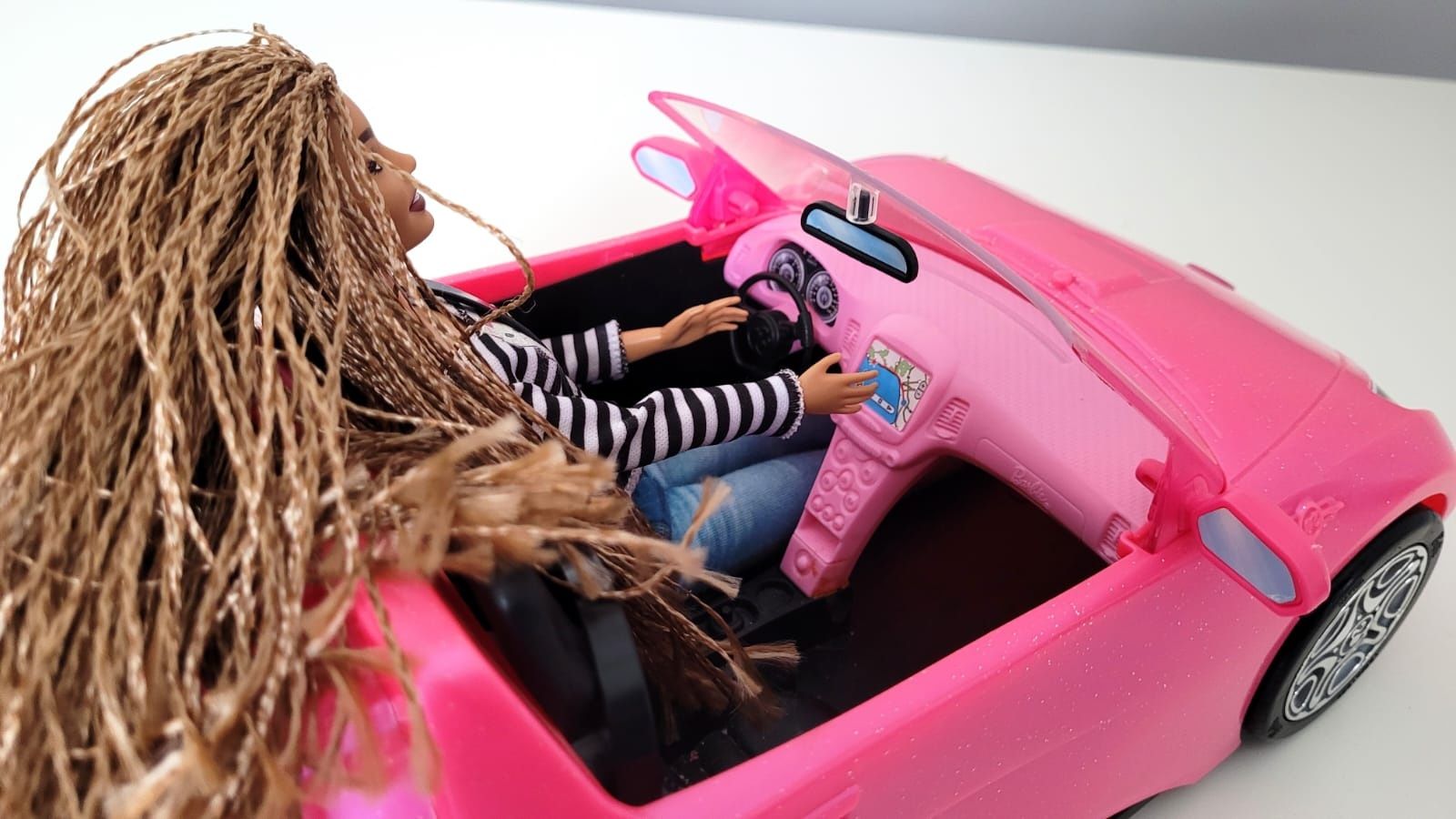 Samochód z lalką Barbie