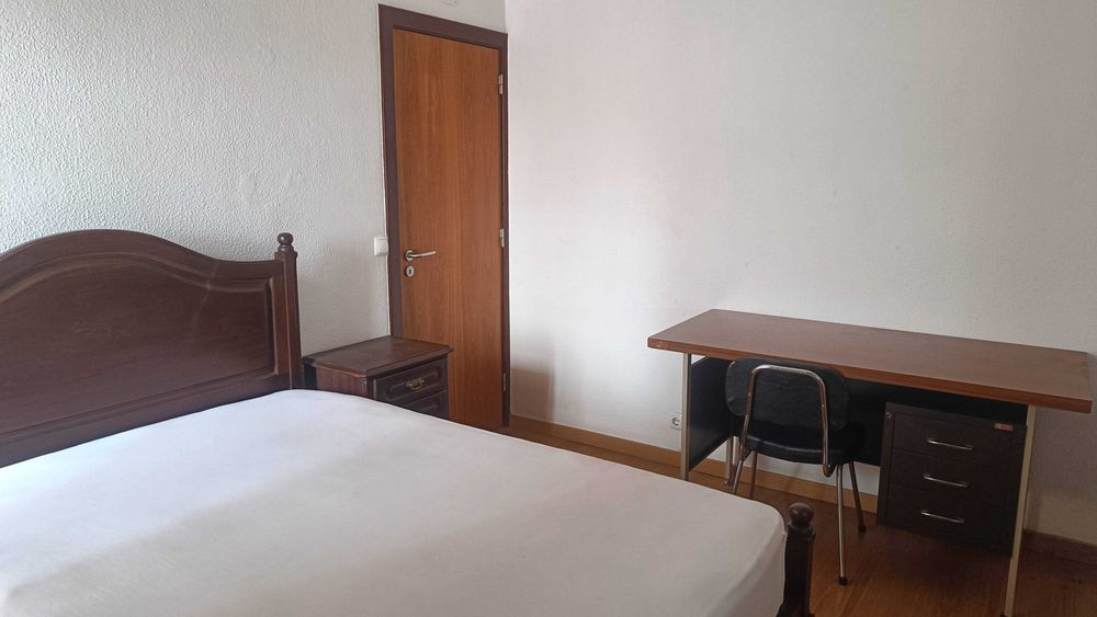 Quarto Suite Centro Leiria para individual / casal