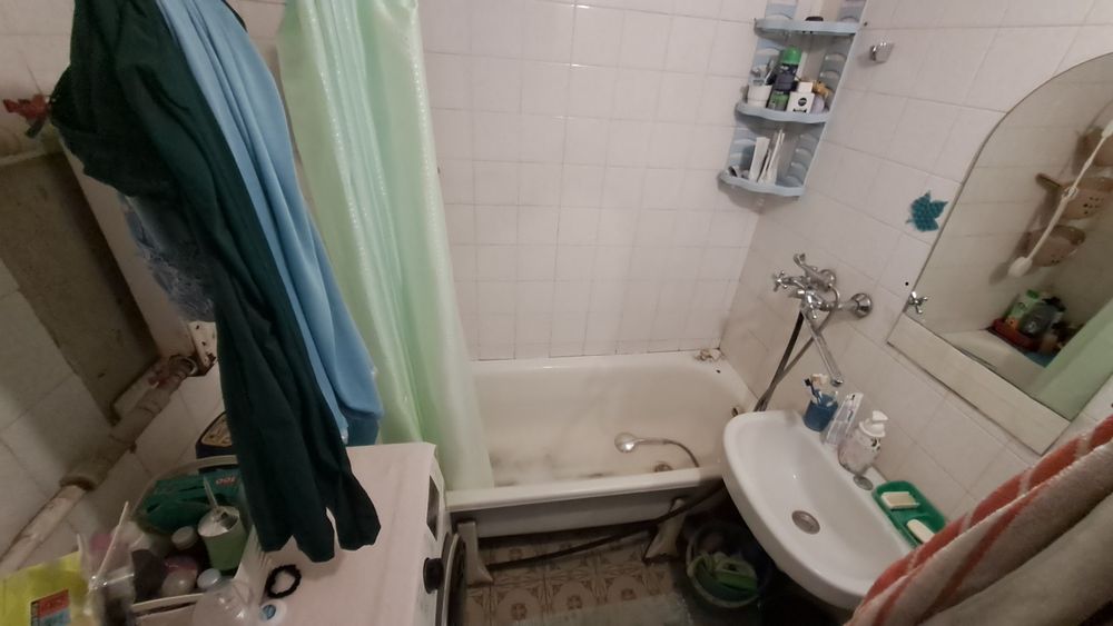 Продаж 3 кімнатної квартири біля ринку  "Нива" на 9 поверсі