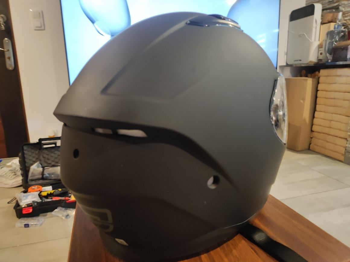 Prawie nowy kask motocyklowy XL mat, blenda słoneczna.Wysyłka InPost