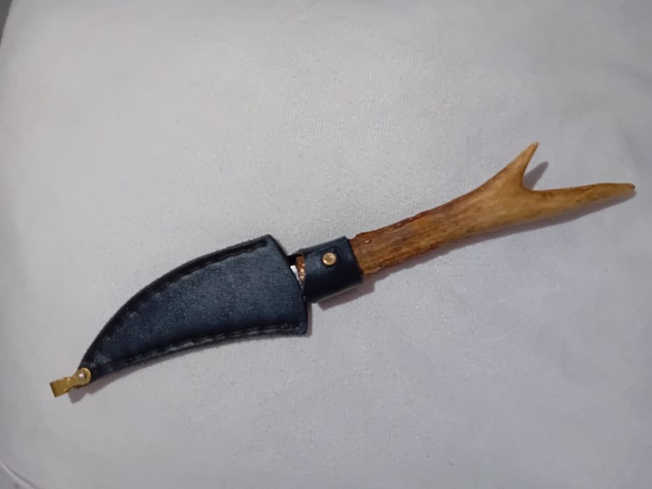 Nóż z poroża jelenia