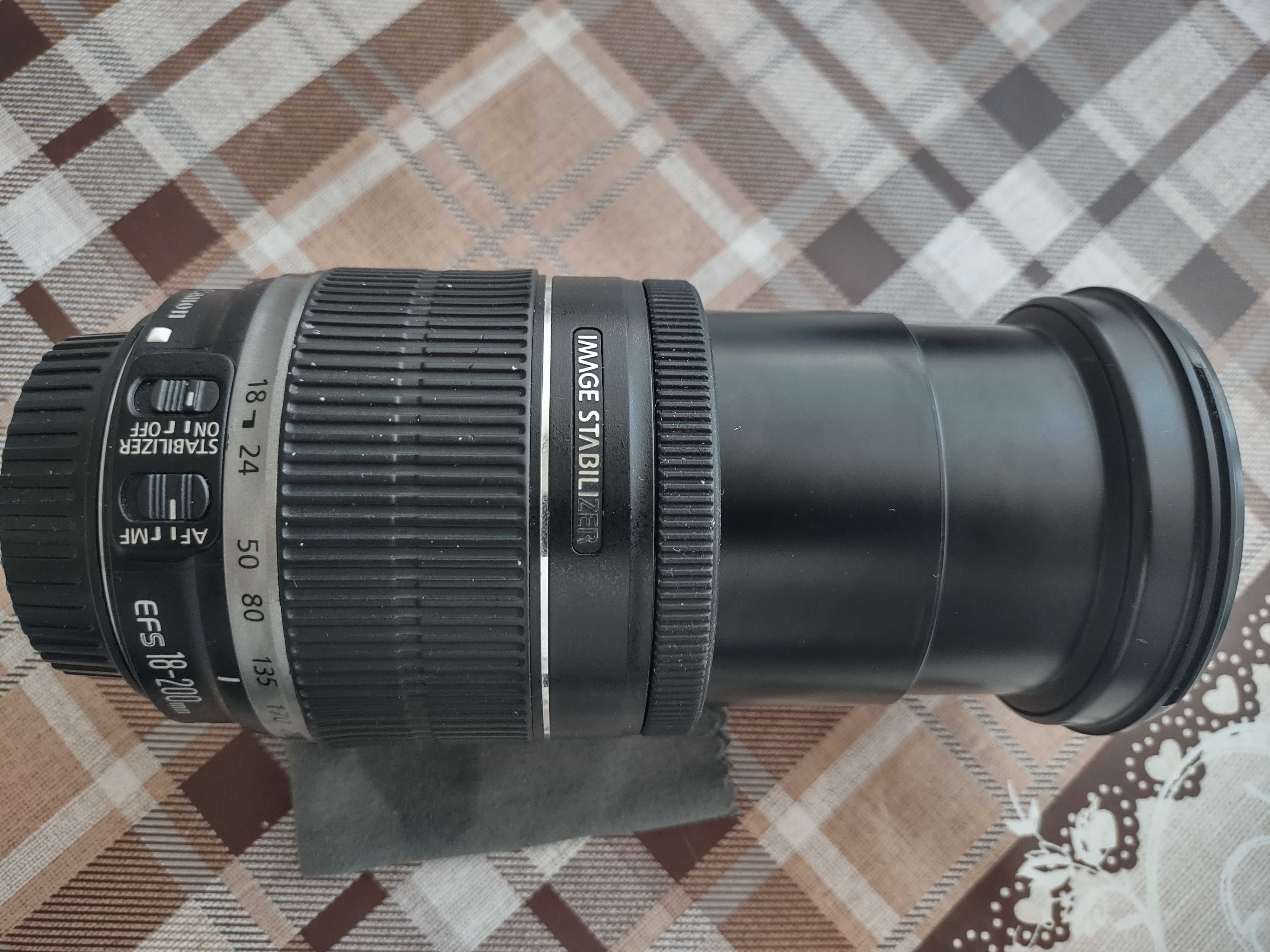 Canon EF-S 18-200mm f/3.5-5.6 IS на запчастини