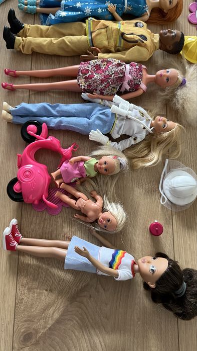 Zestaw lalek Barbie wraz z akcesoriami 11 szt
