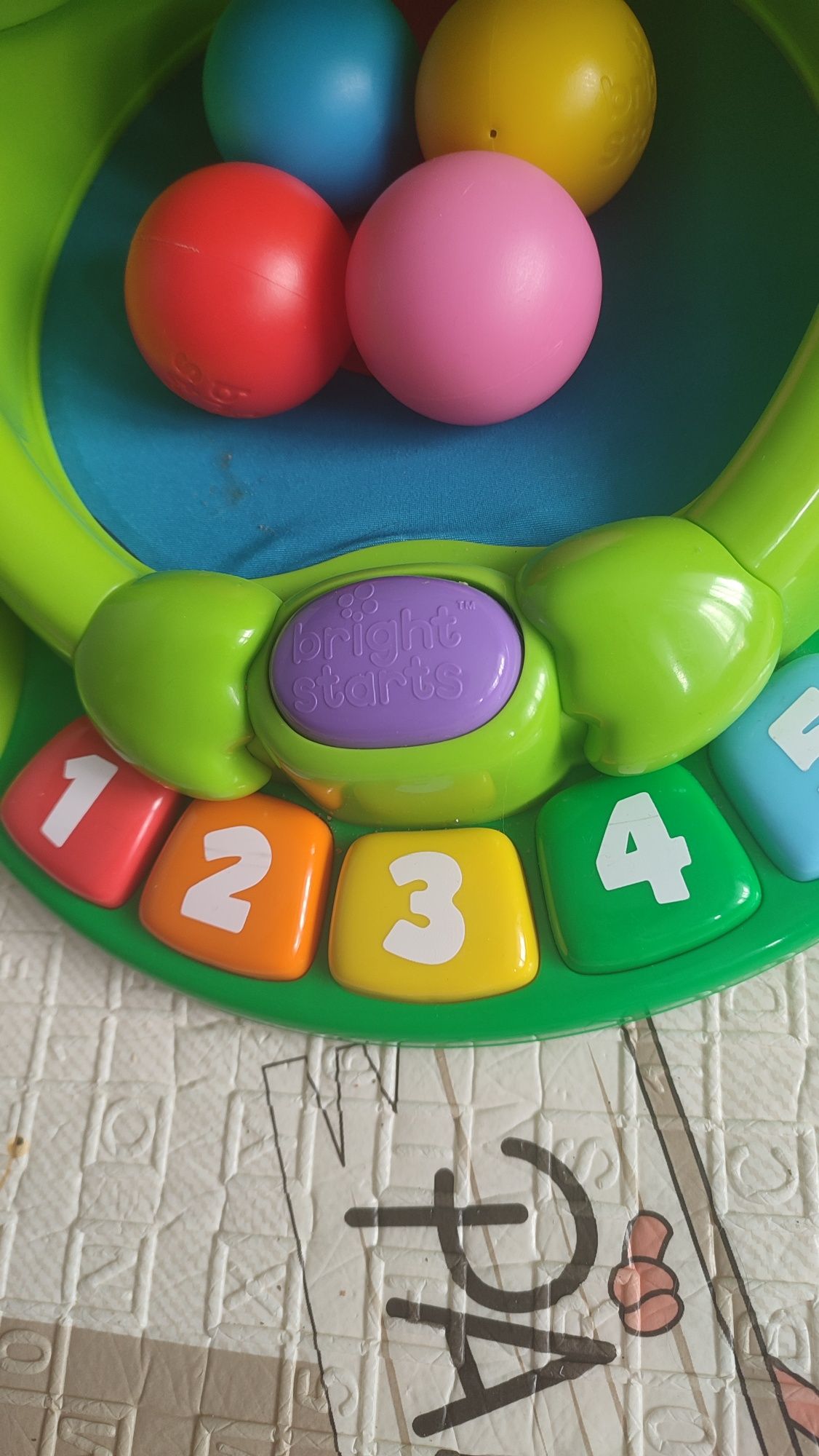 Bright Starts Pop and Giggle Pond Pal toy
242,00 zł
 od 20,00 zł