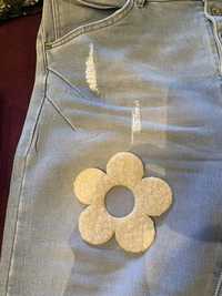 Spodnie jeansowe z kwiatkami