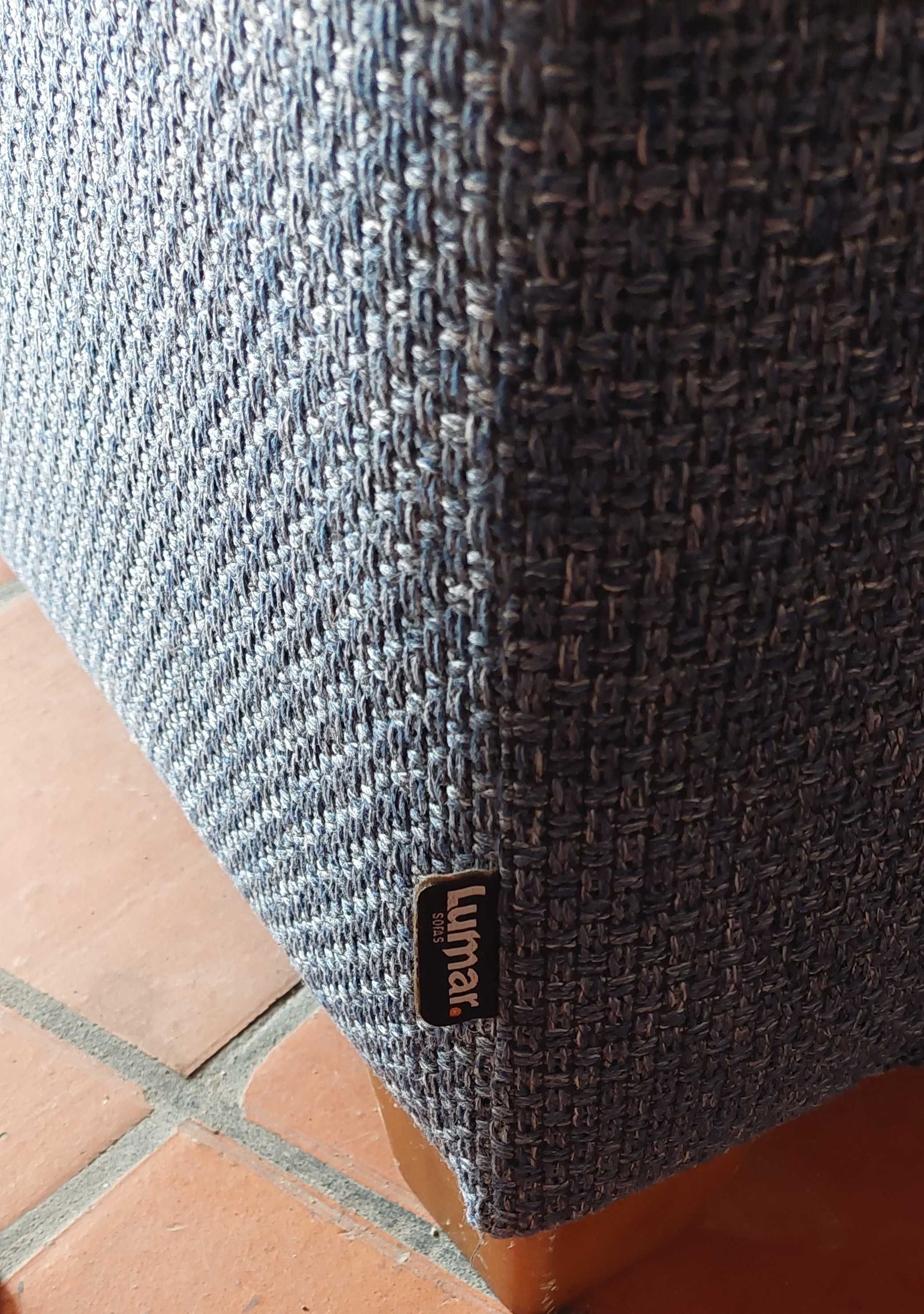 Sofá elegante 3 lugares