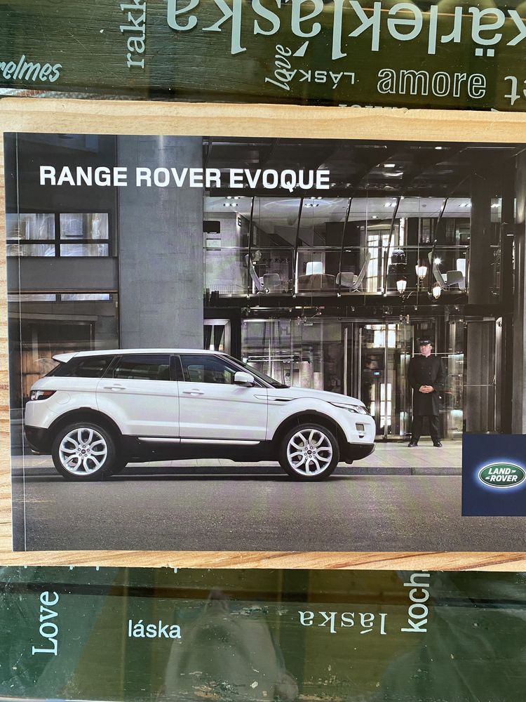 Brochura catálogo do Range Rover Evoque 2012. Versão Portuguesa