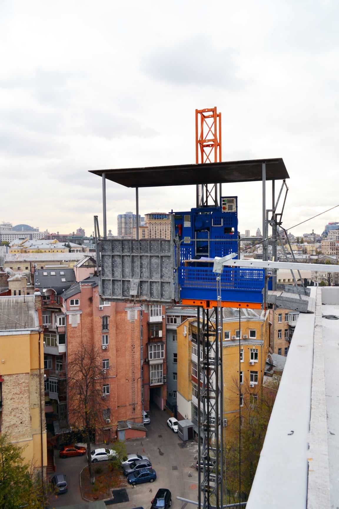 Продаж будівельного підйомника
HEK TPM 1300SD