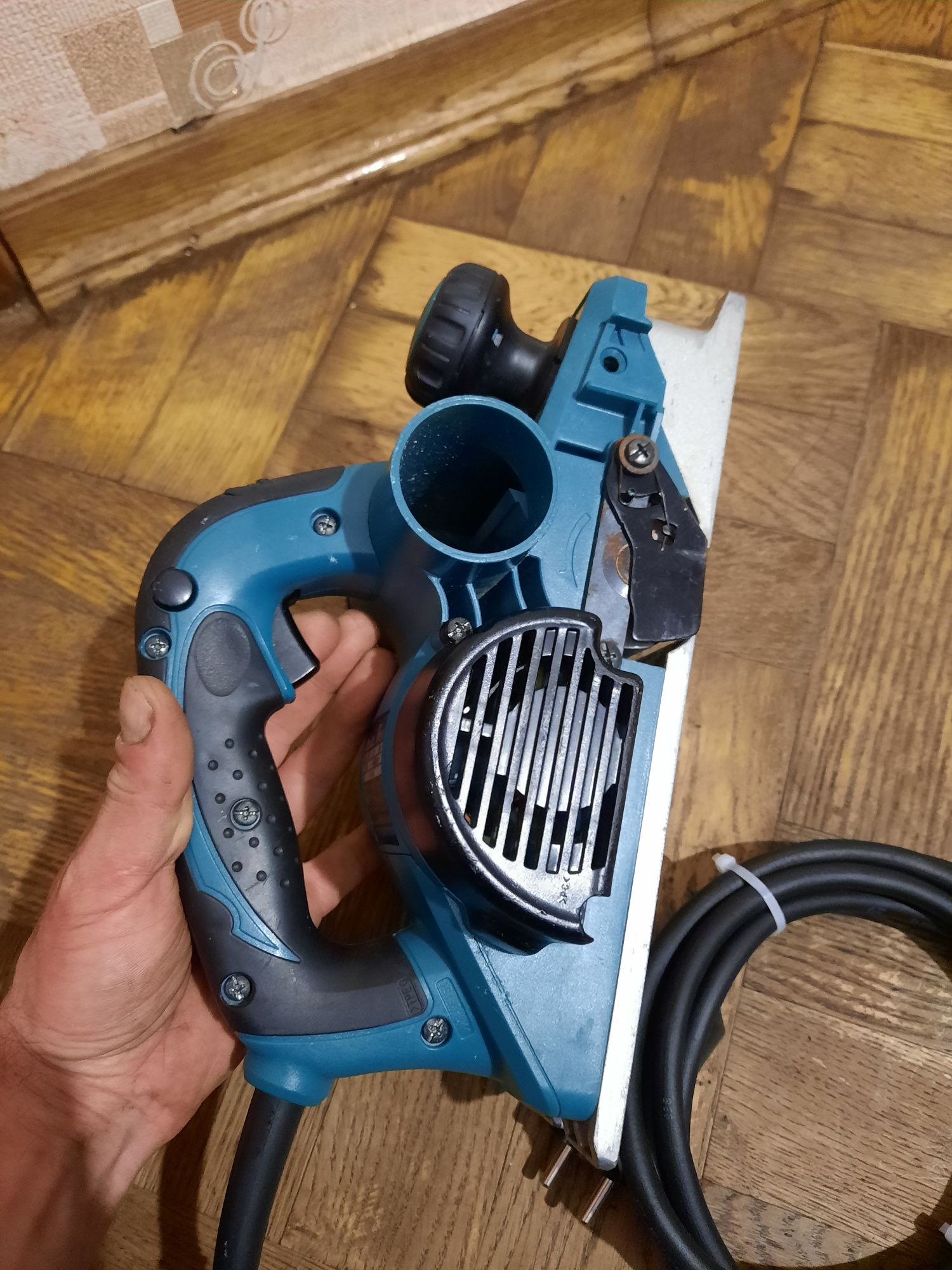 100% оригінал!!Рубанок Makita KP0810,850вт