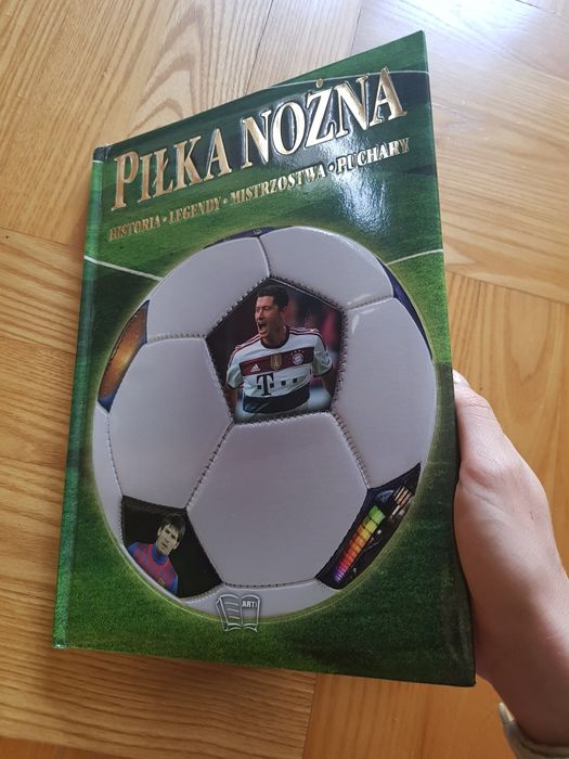 Książka piłkarska o piłce nożnej