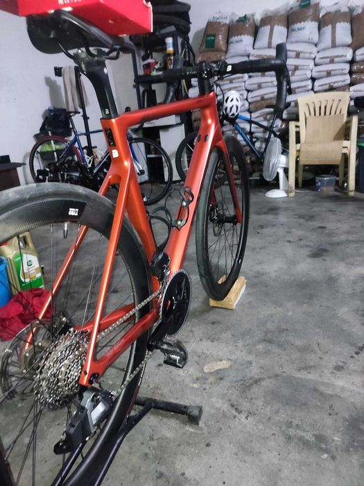 bicicleta basso astra  sram rival axs 2x12 rodas carb. ffwd, como nova