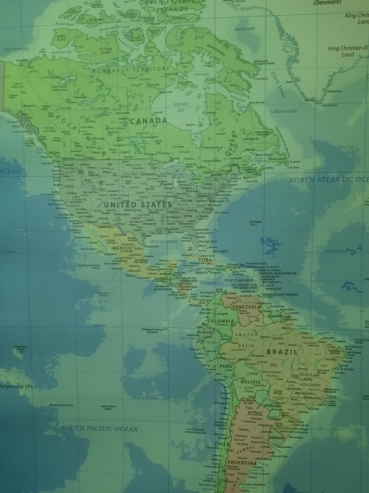 Mapa do Mundo, feito em tecido, 1.35x0,90. Vendo quantos quiser.