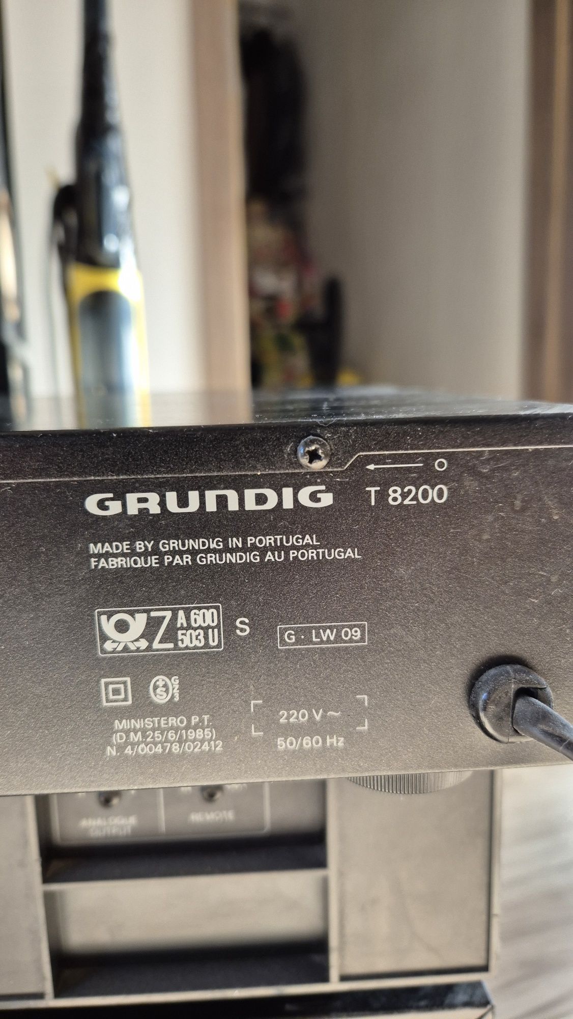 Wieża Grundig z głośnikami