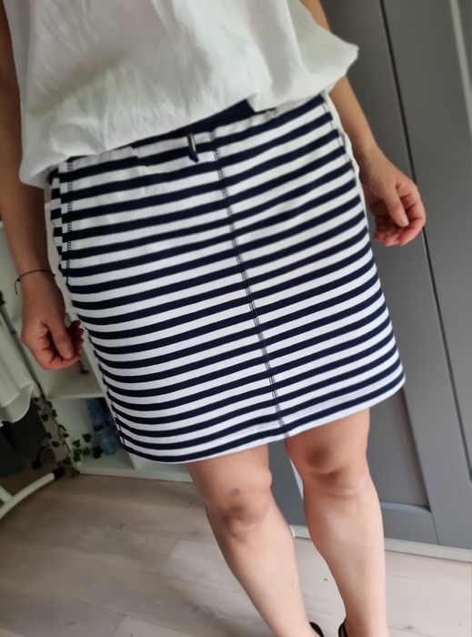 Nowa spódnica mini sportowa Reserved 38 M paski biało-granatowa styl m