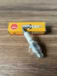 NOWA świeca NGK B8HS JAWA 50 OGAR 200 WSK 125 WSK 175 MZ SIMSON jawka