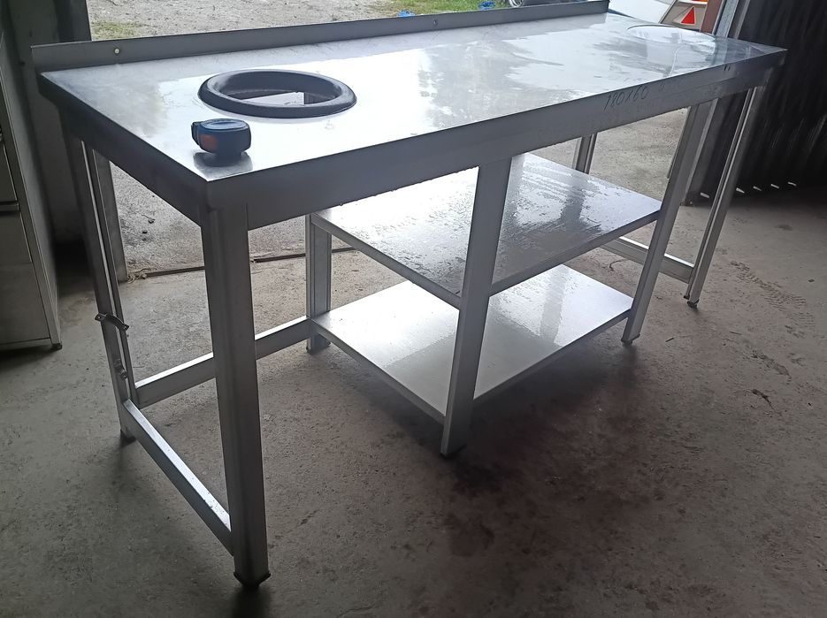 Bancada inox com furo para detritos