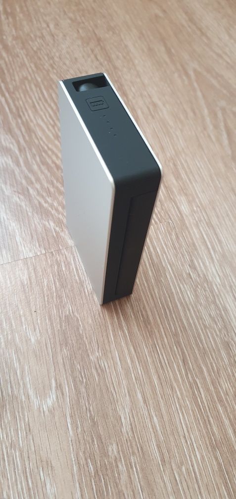 Повербанк,  Mophie powerstation 2942 B1 Micro USB, 5000 мА