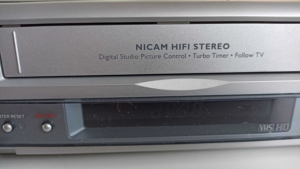 HI-FI Stereo відеомагнітофон Philips VR730